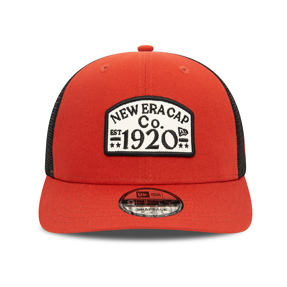 New Era 9FIFTY Pre-curved Trucker Cap - Rostrot-Schwarz