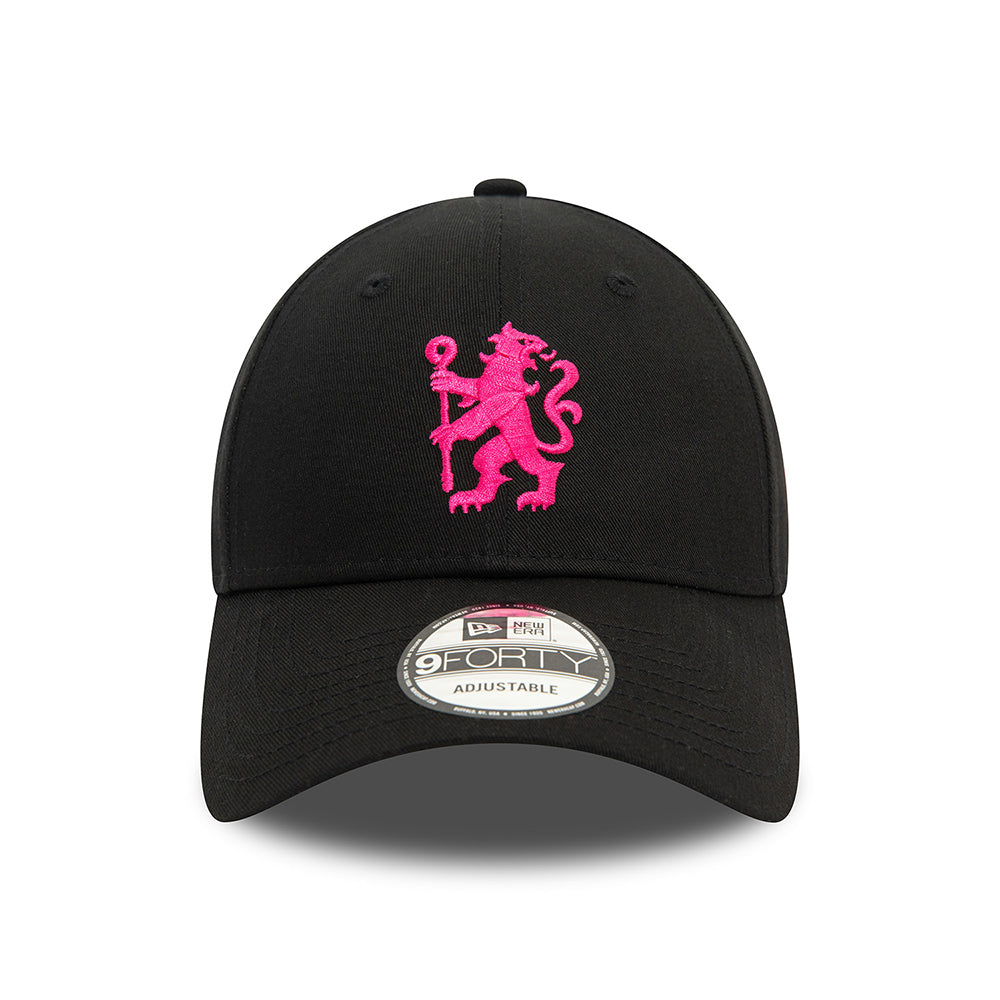 New Era 9FORTY Chelsea FC Baseball Cap - Lion Crest - Schwarz-Pink