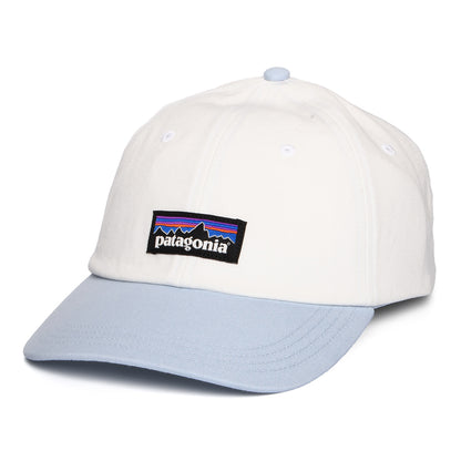 Patagonia P-6 Label Trad Baseball Cap aus organischer Baumwolle - Cremeweiß-Hellblau