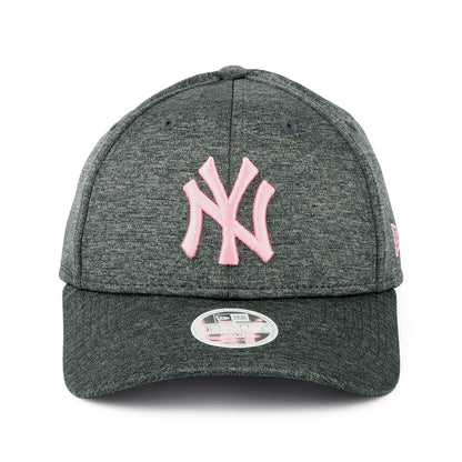 New Era Damen 9FORTY New York Yankees Baseball Cap - MLB Tech Jersey - Grau