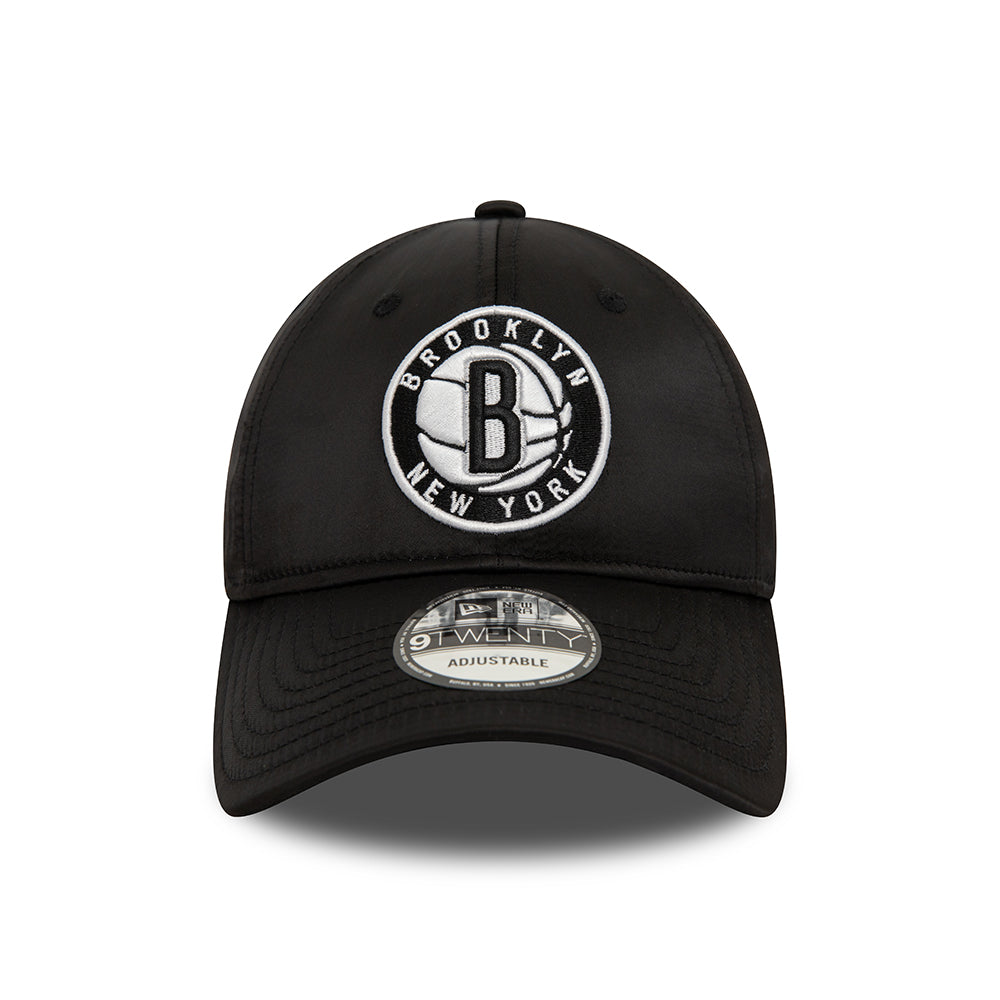 New Era 9TWENTY Brooklyn Nets Baseball Cap - NBA Satin - Schwarz